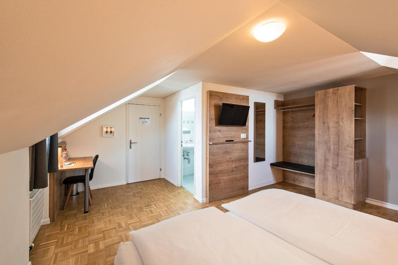 Hotel Zum Hirschen Schindellegi ภายนอก รูปภาพ